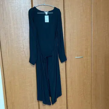 블랙 V넥 긴팔 원피스 ZARA 성숙한 느낌