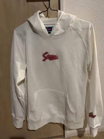 화이트 후드 부착 후드티 로고 자수