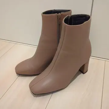 그레이지 지퍼 달린 스퀘어토 부츠 L 사이즈