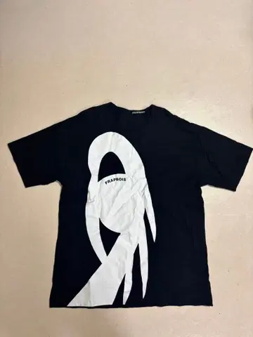 FRAPBOIS 그래픽 T셔츠 블랙