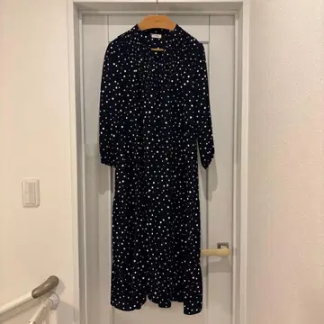 네이비 물방울 패턴 원피스 쉘 사주