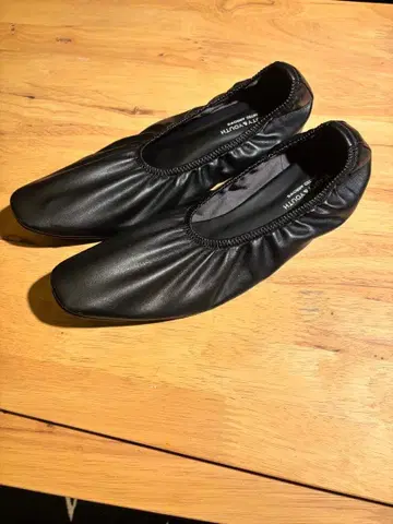 BEAUTY&YOUTH 블랙 플랫슈즈 37