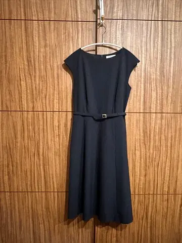 NATURAL BEAUTY BASIC 블랙 슬리브리스 원피스