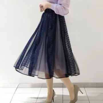 거의 새상품 튤 레이스 스커트 19800엔 상품입니다