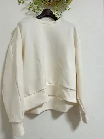 안피로 사이드 ZIP 크롭 오버 쿨넥 맨투맨