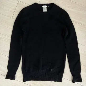 소브 블랙 얇은 소재 복슬복슬 니트 고급 울 100% 사이즈 36