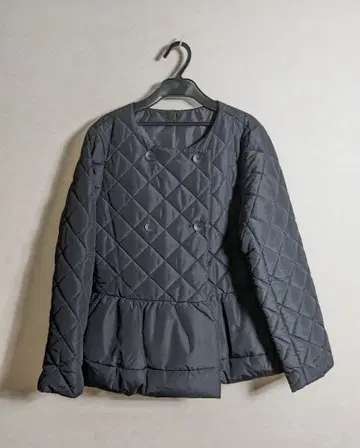 페플럼 퀼팅 자켓 프리 사이즈 시착만 한 상품