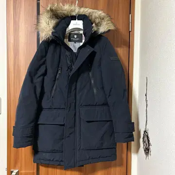 BLACK LABEL CREATION 네이비 다운 자켓