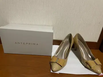 ANTEPRIMA 베이지 리본 하이힐