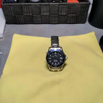 OMEGA 씨마스터 자동 와인딩 시계 300m 방수 본드 워치