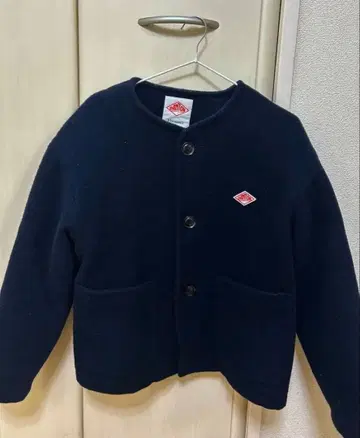 단톤 울 라이트 파일 싱글 노카라 자켓 네이비 36