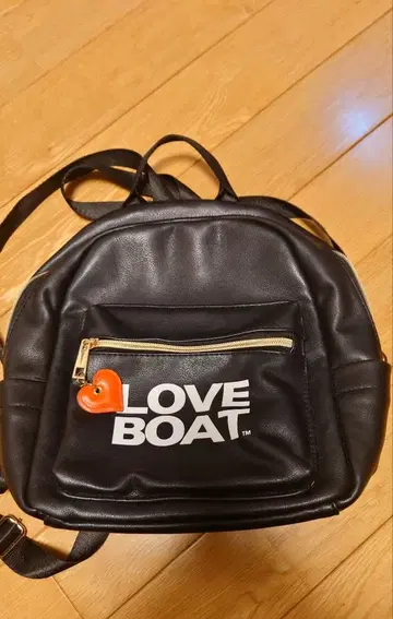 LOVE BOAT 블랙 백팩
