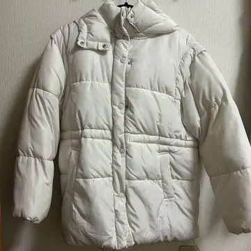 화이트 다운 자켓