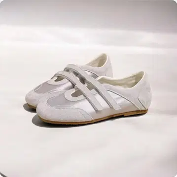 화이트 스웨이드 스니커즈 스트랩 포함 24cm