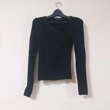 새상품급 블라썸 h 컴퍼니 V-NECK KNIT