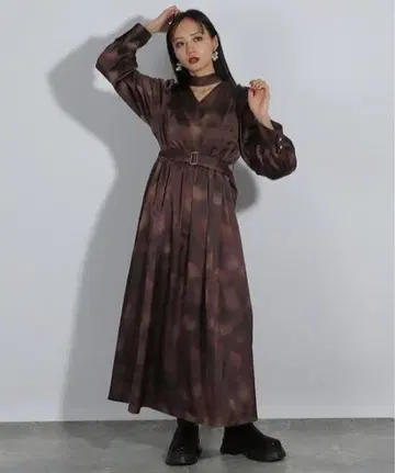 HARE 뉴앙스 가라넥 슬릿 원피스