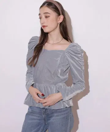 Rirandture 벨로아 자수 페플럼 블라우스