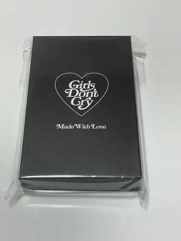 [새상품] Girls Don't Cry PATTERN 키링 골드