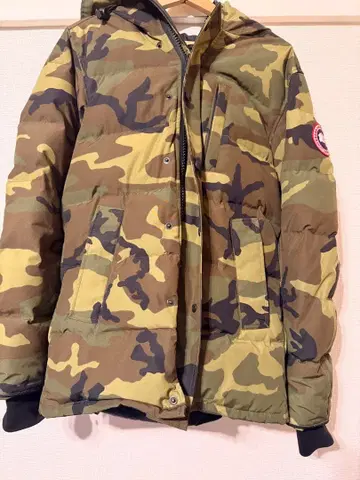 Canada Goose 카모플라쥬 다운 자켓