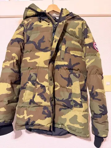 Canada Goose 카모플라쥬 다운 자켓