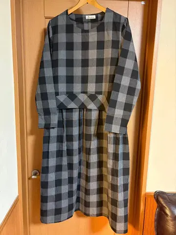 체크 무늬 롱 원피스 긴팔