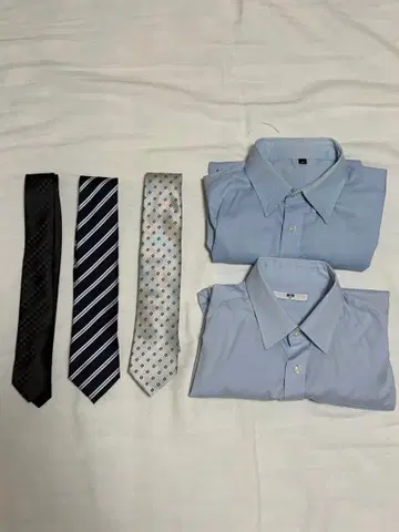 [새상품급] 블루 셔츠 2장과 넥타이 3개 묶음 세트