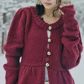 Andequal gold button puff sleeve knit