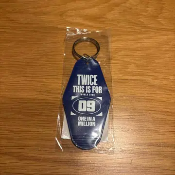 TWICE POPUP 호주 한정판 호텔 키링