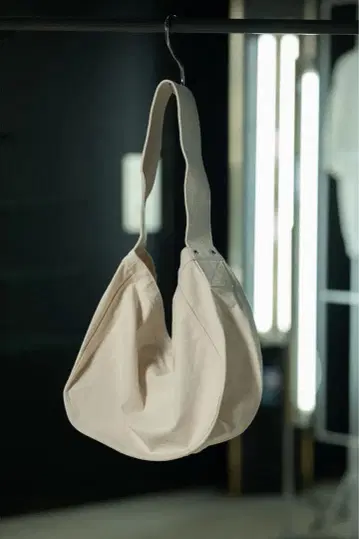 TaigaTakahashi Lot.004 뉴스보이 백 IVORY