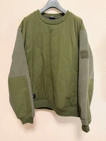 ROOTCO 올리브 그린 퀼팅 트레이닝복