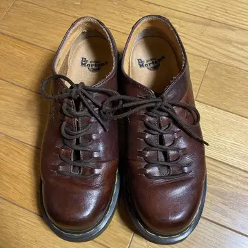 Dr. Martens 브라운 레이스업 슈즈 23cm