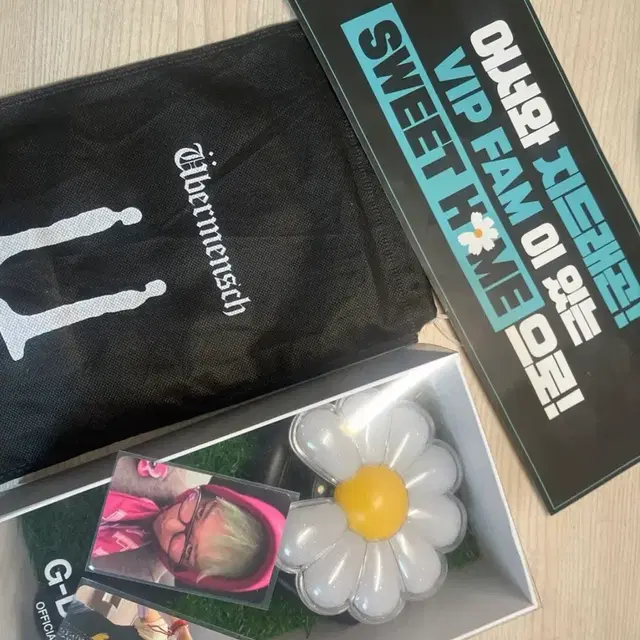 지드래곤 응원봉+콘서트 슬로건+응원봉 포카+콘서트멤버십포카+더스트백