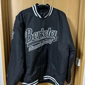 블랙 바시티 자켓