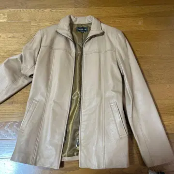 베이지 가죽 자켓