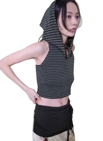 Cropped Hoodie Knit Top / Border