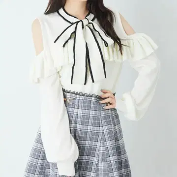 Ank Rouge 배색 리본 니트 화이트