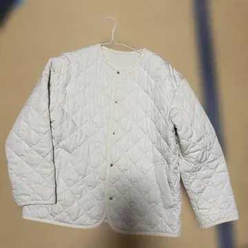 a.v.v 화이트 퀼팅 자켓