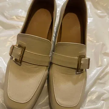 화이트 버클 로퍼 24.5cm