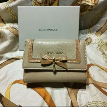 SAMANTHAVEGA 베이지 3단 폴더형 지갑 미사용 새상품