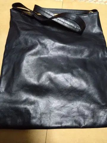 블랙 가죽 숄더백