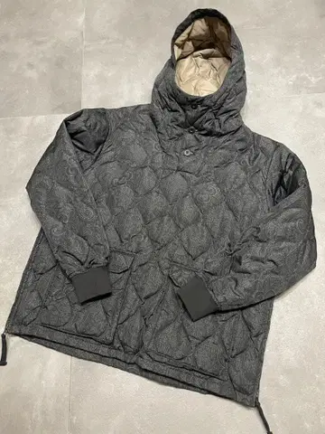 미사용에 가까운 컨디션 최상 TAION 다운 풀오버 타입 후드티 다운