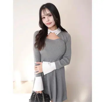 립 서비스 데콜테 오픈 플레어 니트 원피스