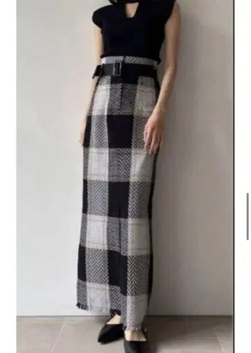 SNIDEL 벨티드 로빙 체크 타이트 스커트