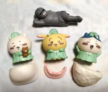 파자마 차림 캐릭터 피규어 세트