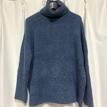 ZARA 오버 사이즈 터틀넥 니트 스웨터