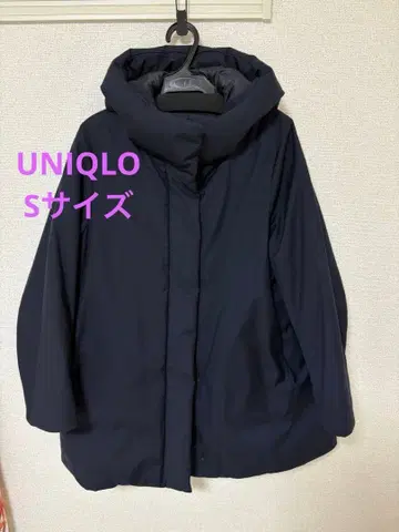 유니클로 심리스 다운 숏 자켓 S 사이즈 네이비