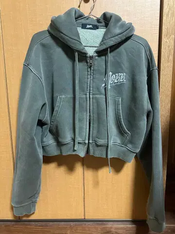 MOBB 후드 부착 크롭 맨투맨 S