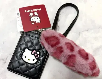헬로키티 퍼 달린 패스 케이스 블랙