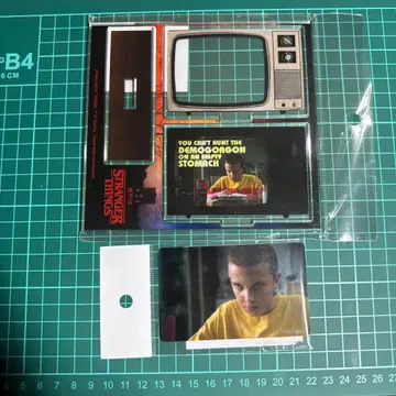 기묘한 이야기 팝업 TV 아크릴 스탠드 세트