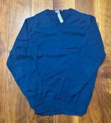 새상품급 크루치아니 캐시미어 100% V넥 니트 52